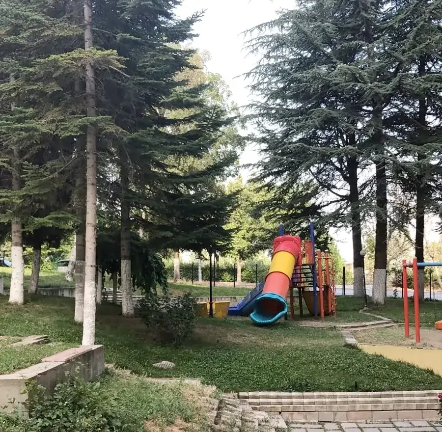 Bahçe ve oyun alanı